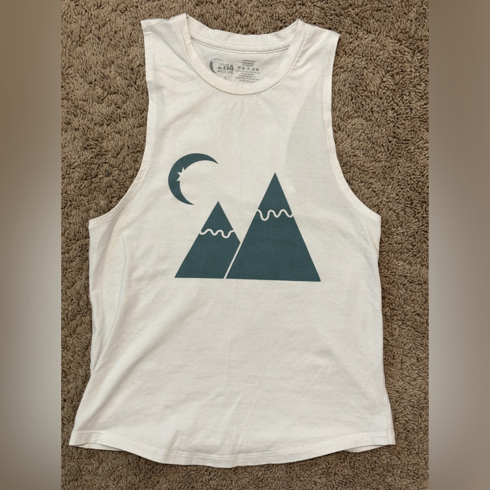 Zyia Moon & Moutain Muscle Tank